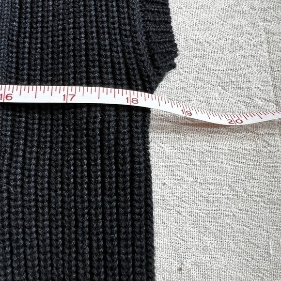 Caracalia Sleeveless black sweater size Small. NWT‎ - Picture 4 of 6